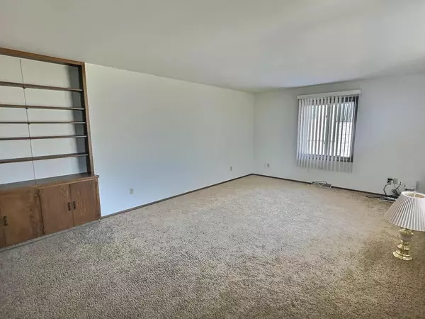 Omro, WI 54963,323 MADISON AVENUE