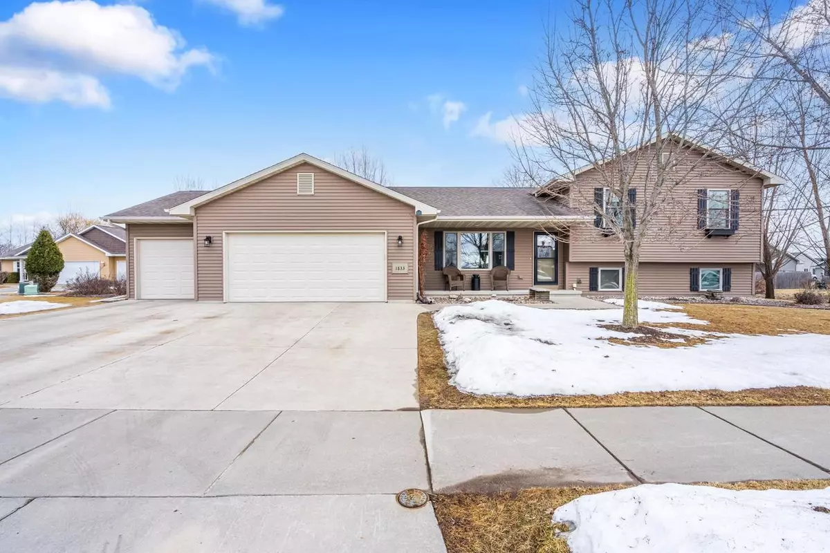 Omro, WI 54963,1833 JUSTIN DRIVE