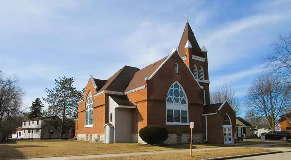 933 ELIZABETH AVENUE, Marinette, WI 54143
