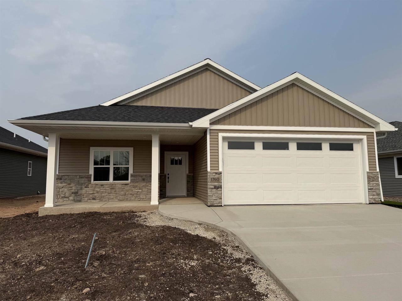 1760 ANNA COURT, Green Bay, WI 54311