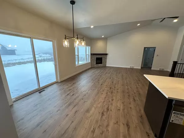 Menasha, WI 54952,W5884 EDGEWOOD DRIVE