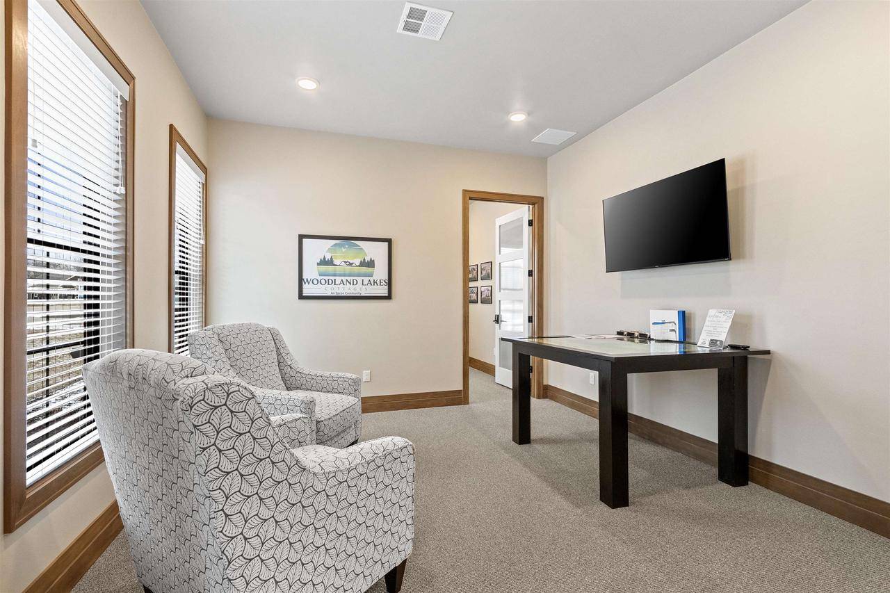 Menasha, WI 54952,891 BLACK SWAN DRIVE