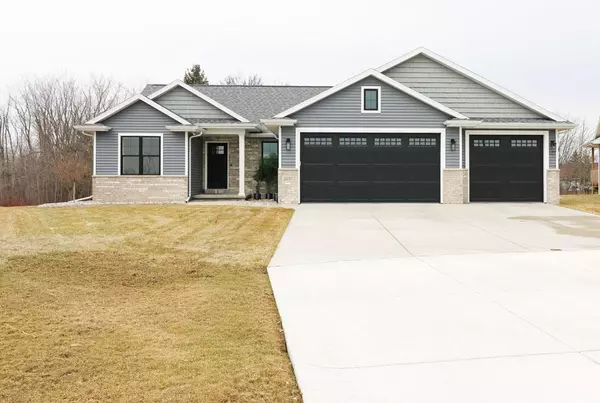 Menasha, WI 54952,2137 GRASSYMEADOW LANE