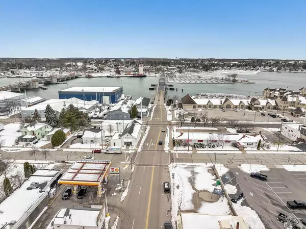 Sturgeon Bay, WI 54235,214 MICHIGAN STREET
