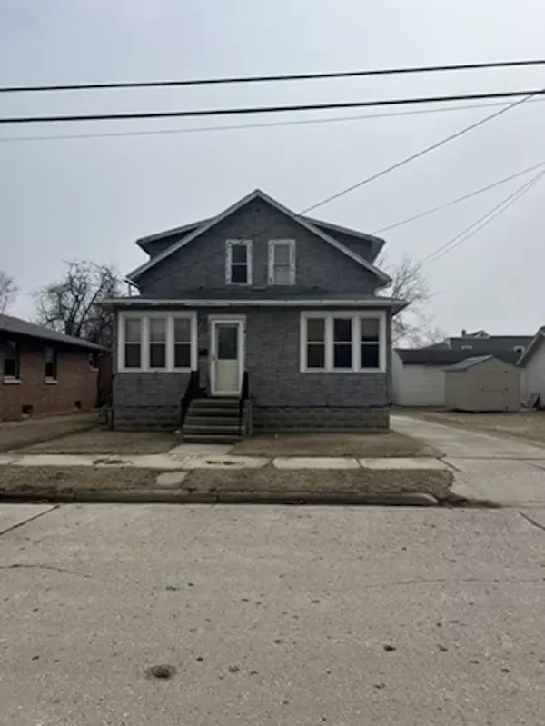 2215 11TH STREET, Two Rivers, WI 54241