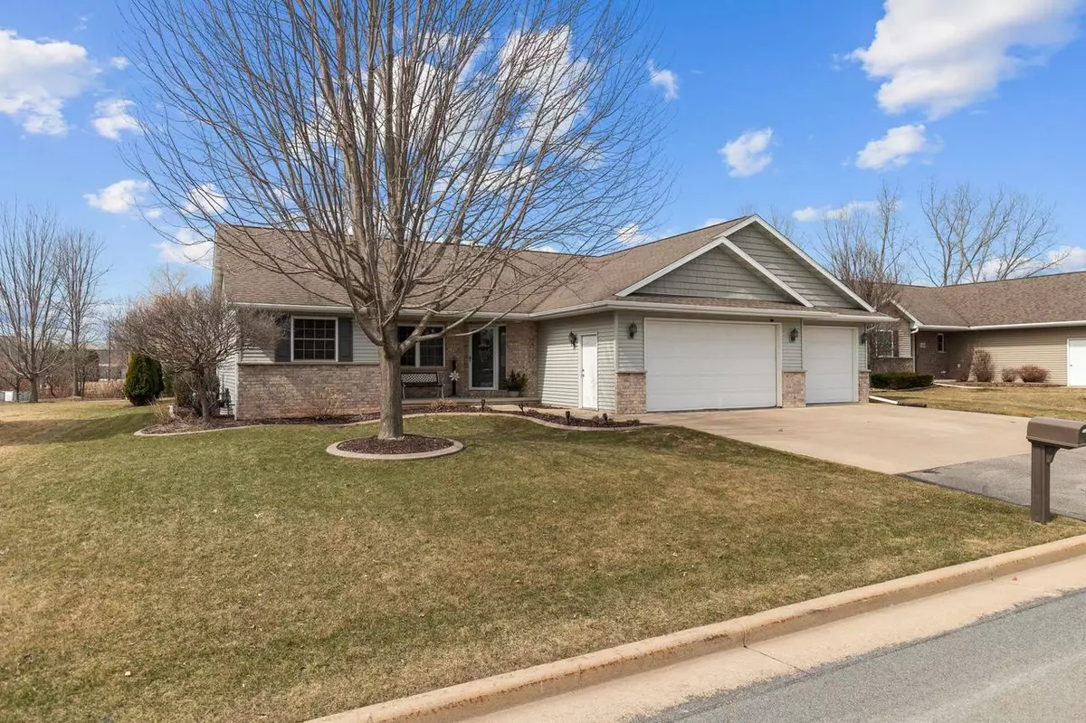 Menasha, WI 54952,1414 CHESTERFIELD COURT