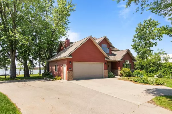 Oshkosh, WI 54901,2740 MARINE DRIVE