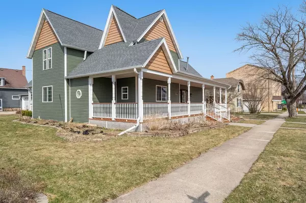 Omro, WI 54963,131 MADISON AVENUE