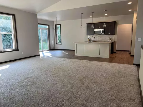 Omro, WI 54963,5343 FENCELINE LANE