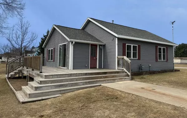 801 FRITZIE AVENUE, Crivitz, WI 54114