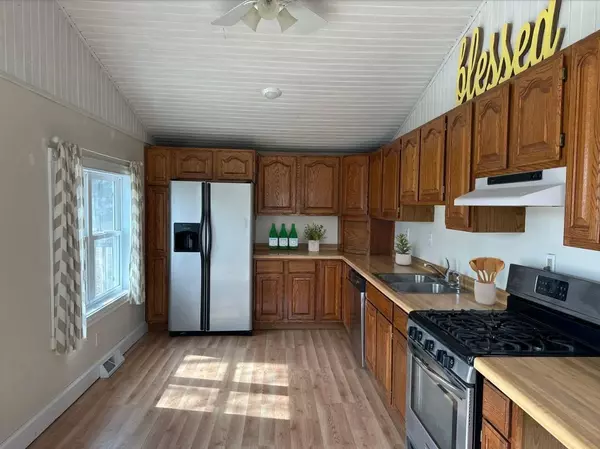 Crivitz, WI 54114,801 FRITZIE AVENUE