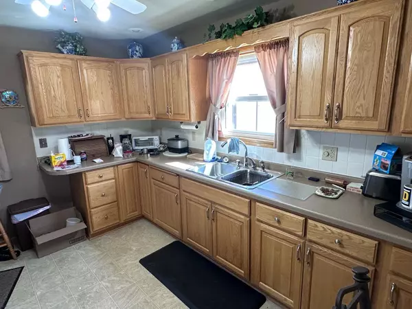 Clintonville, WI 54929,191 E MADISON STREET