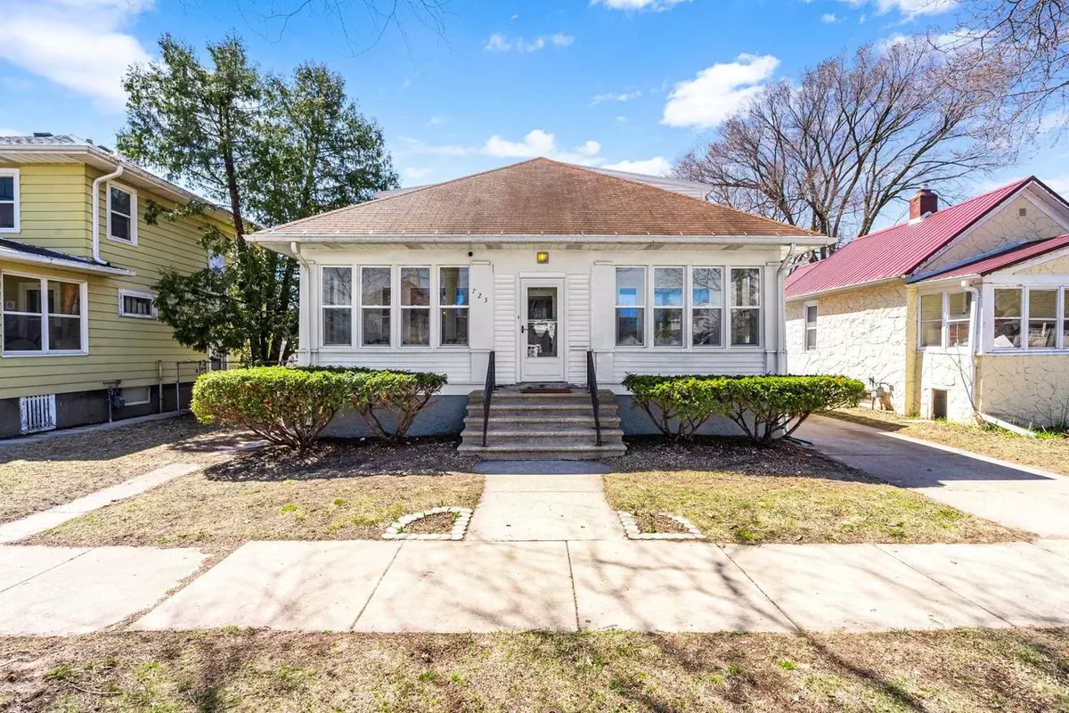 Green Bay, WI 54303,723 BOND STREET