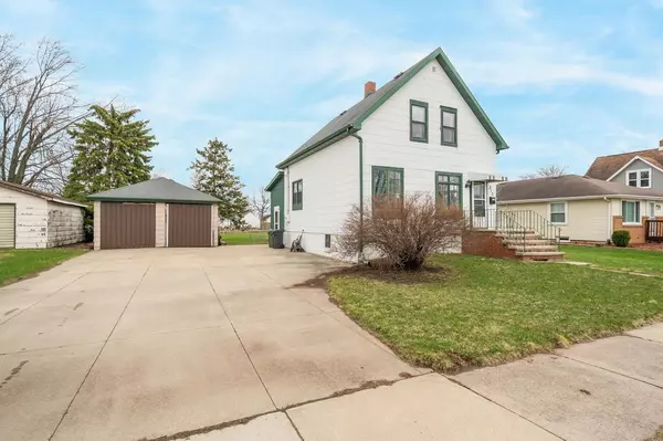 313 N PINE STREET, Kimberly, WI 54136