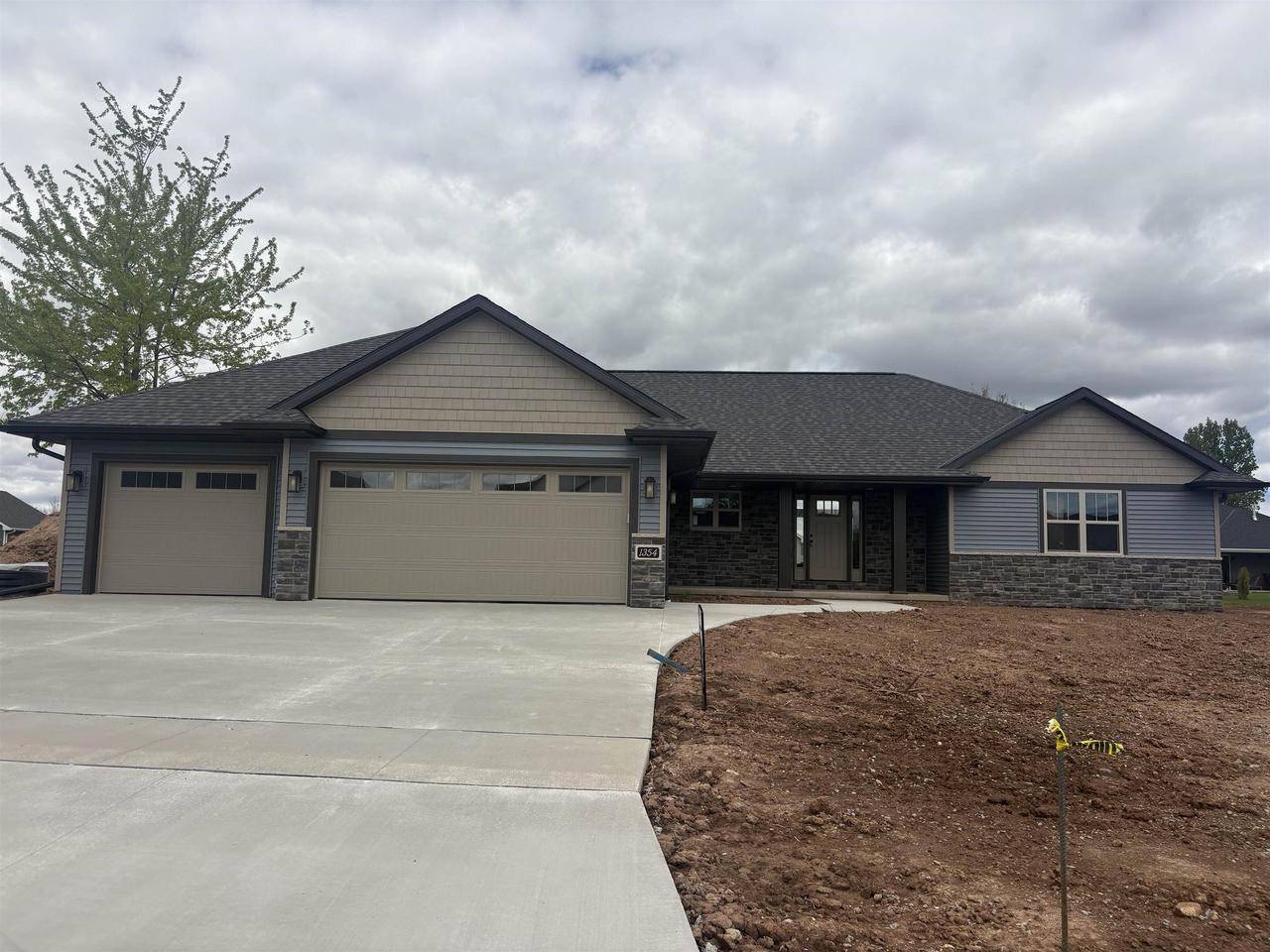 1354 SHELBY LANE, De Pere, WI 54115