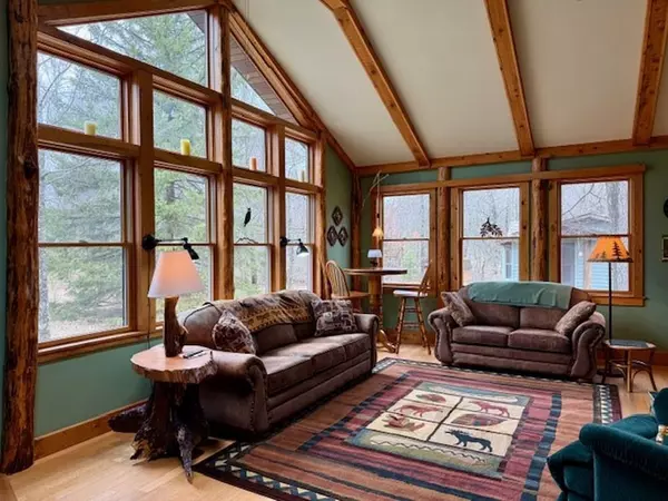 Crivitz, WI 54114,16372 MARTIN LANE