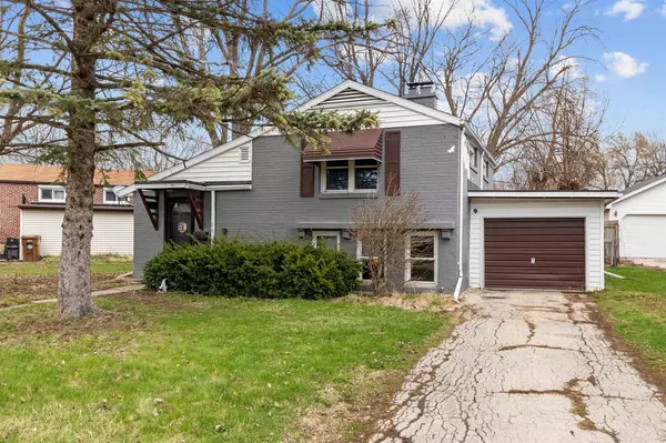 713 CARVER LANE, Menasha, WI 54952