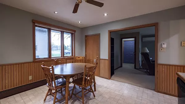 Weyauwega, WI 54983,204 E WISCONSIN STREET