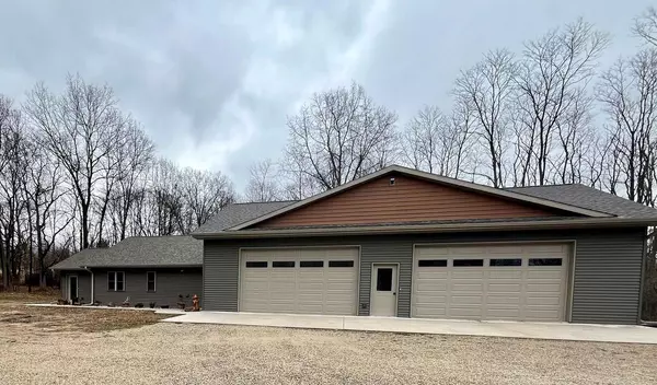 E412 GRENLIE ROAD, Waupaca, WI 54981