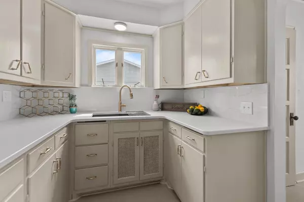 New London, WI 54961,706 S SHAWANO STREET