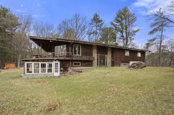 E8579 HUNTLEY ROAD, New London, WI 54961