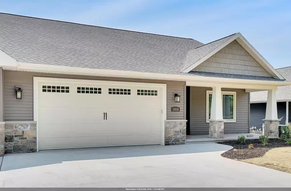 1419 PRAIRIE LAKE CIRCLE, Neenah, WI 54956