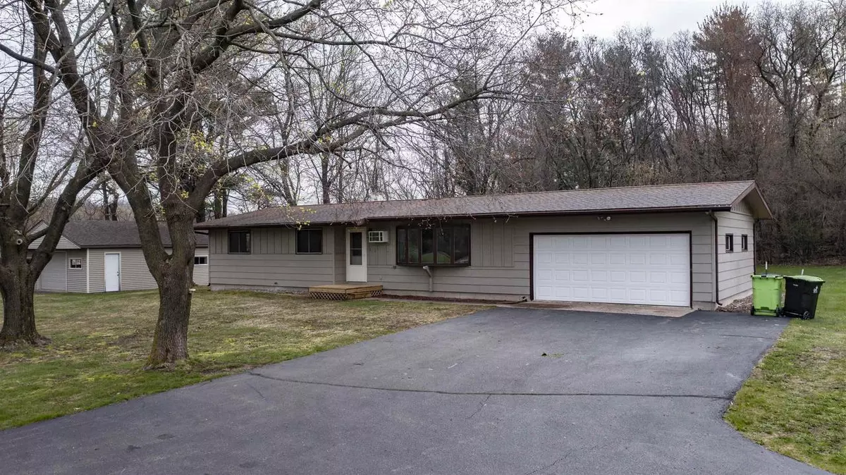 Waupaca, WI 54981,N2612 COUNTY ROAD E