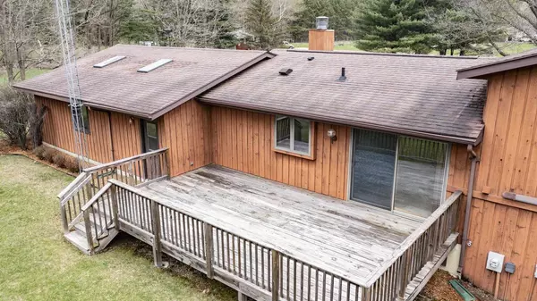 Waupaca, WI 54981,E2302 BARNHART DRIVE