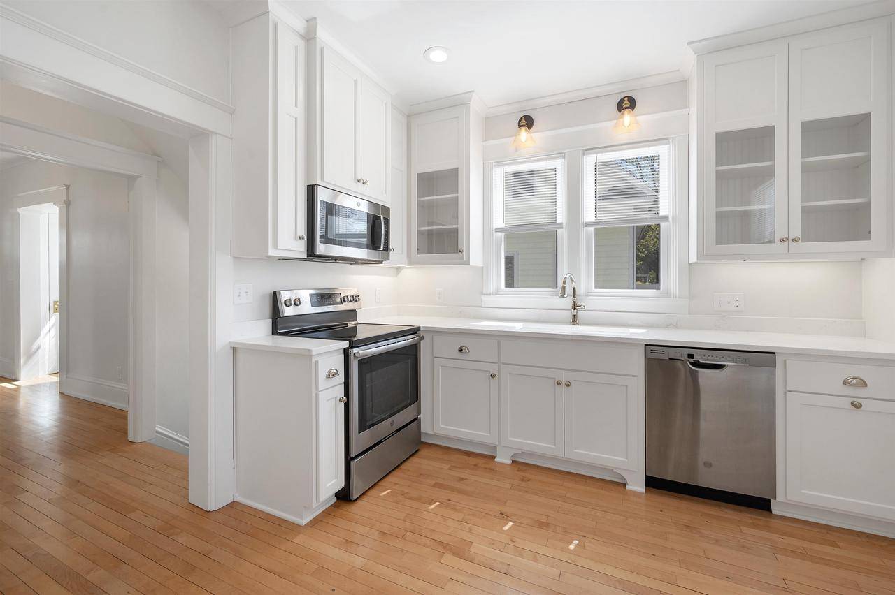 De Pere, WI 54115,803 LAWTON PLACE