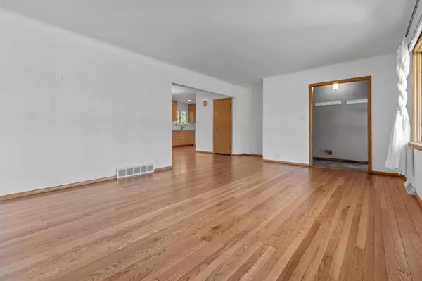 Menasha, WI 54952,313 LOPAS STREET