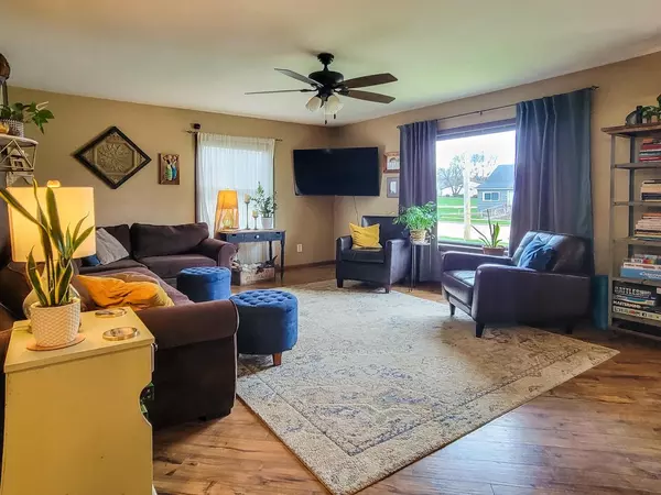 Manawa, WI 54949,322 2ND STREET