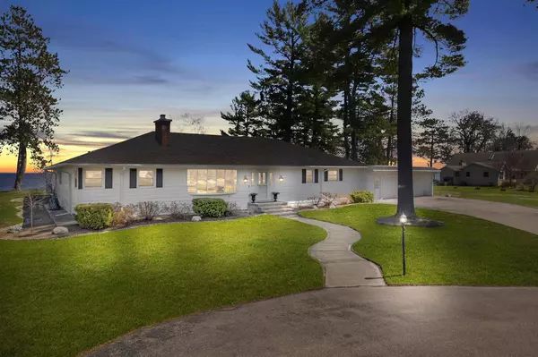 N1768 SHORE DRIVE, Marinette, WI 54143