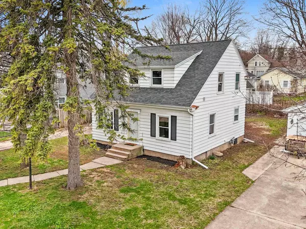 Kaukauna, WI 54130,915 WILSON STREET