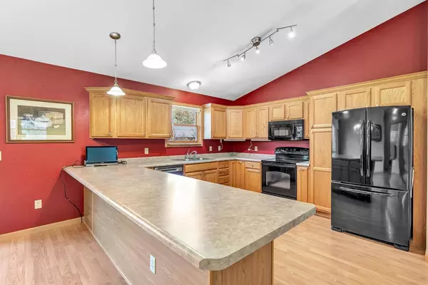 Waupaca, WI 54981,980 BUFFALO RIDGE LANE