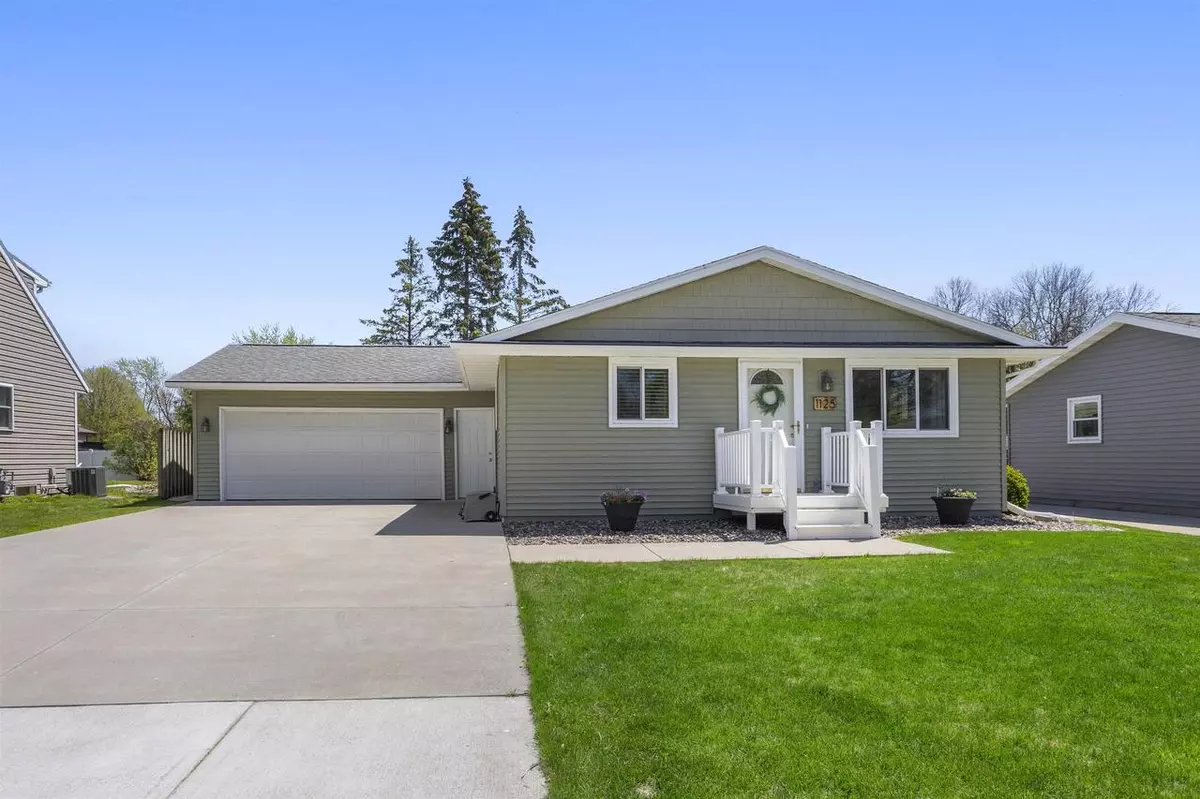 Menasha, WI 54952,1125 GREENWOOD DRIVE