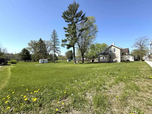 Clintonville, WI 54929,76 PAULINA STREET