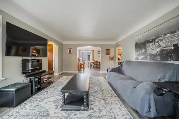 Menasha, WI 54952,747 DEPERE STREET