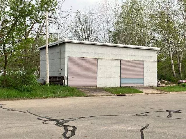 Clintonville, WI 54929,84 E MADISON STREET