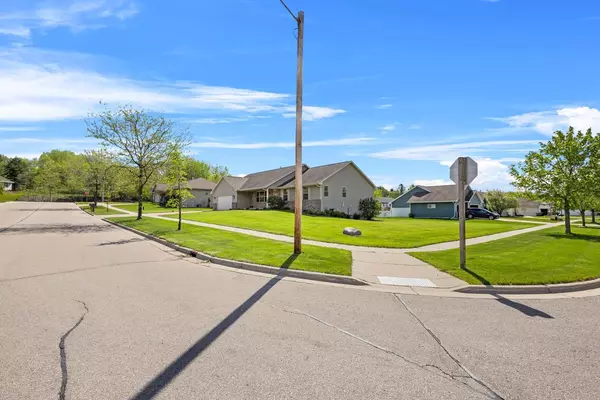 Howard, WI 54313,3427 CHATSWORTH DRIVE