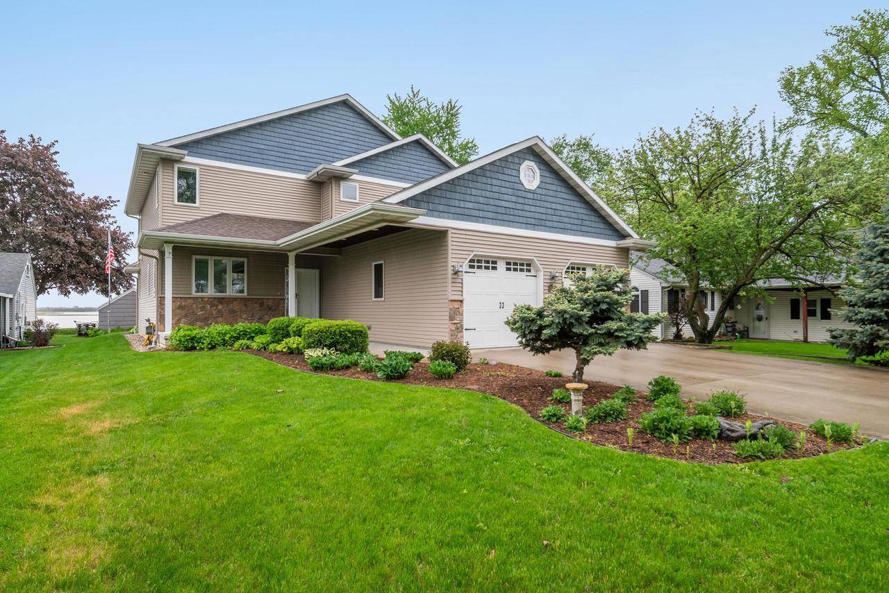 3650 SHANGRI LA POINT ROAD, Oshkosh, WI 54904