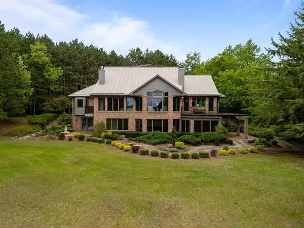 E8836 STEINBERG LANE, New London, WI 54961