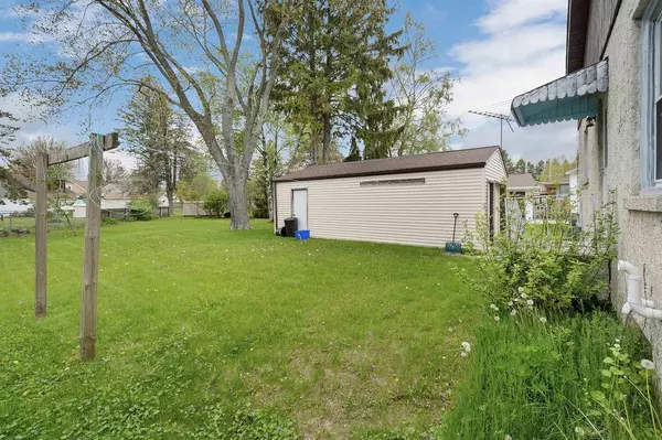 Two Rivers, WI 54241,1618 HAWTHORNE AVENUE