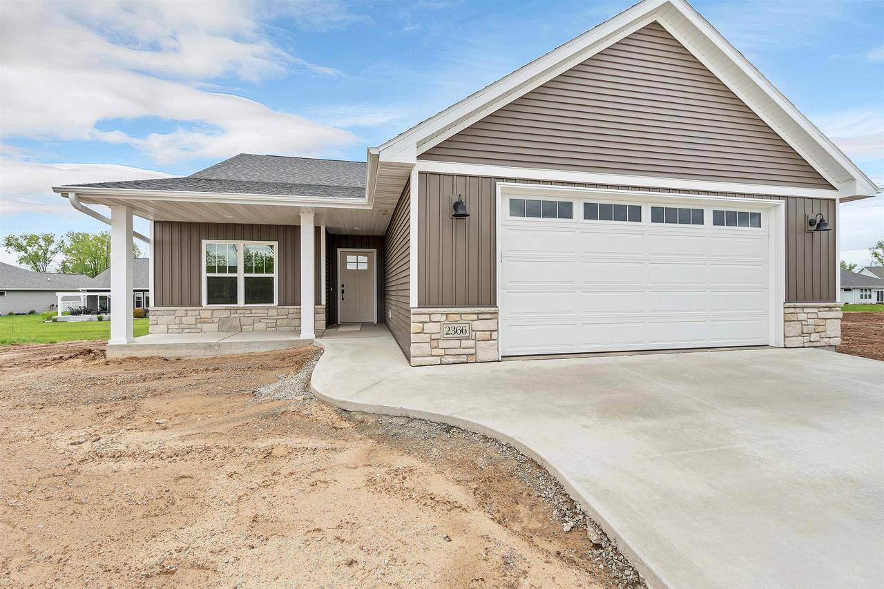 2366 WHISPERING WIND LANE, Green Bay, WI 54303