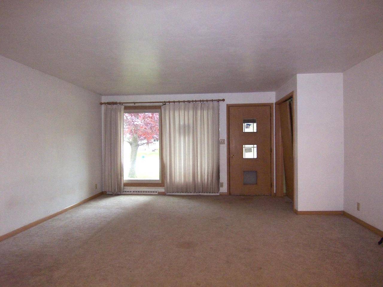 Two Rivers, WI 54241,2513 17TH STREET
