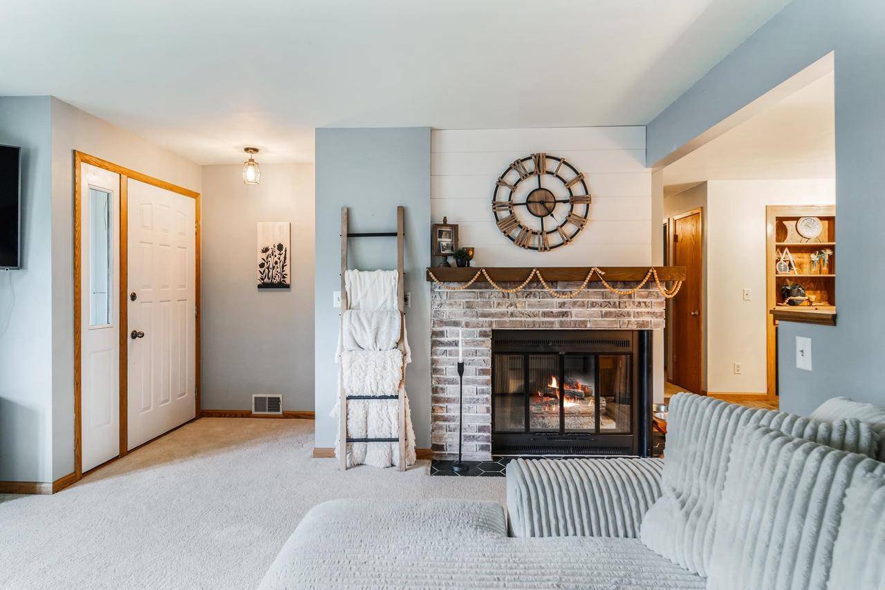 Neenah, WI 54956,1369 MULBERRY LANE