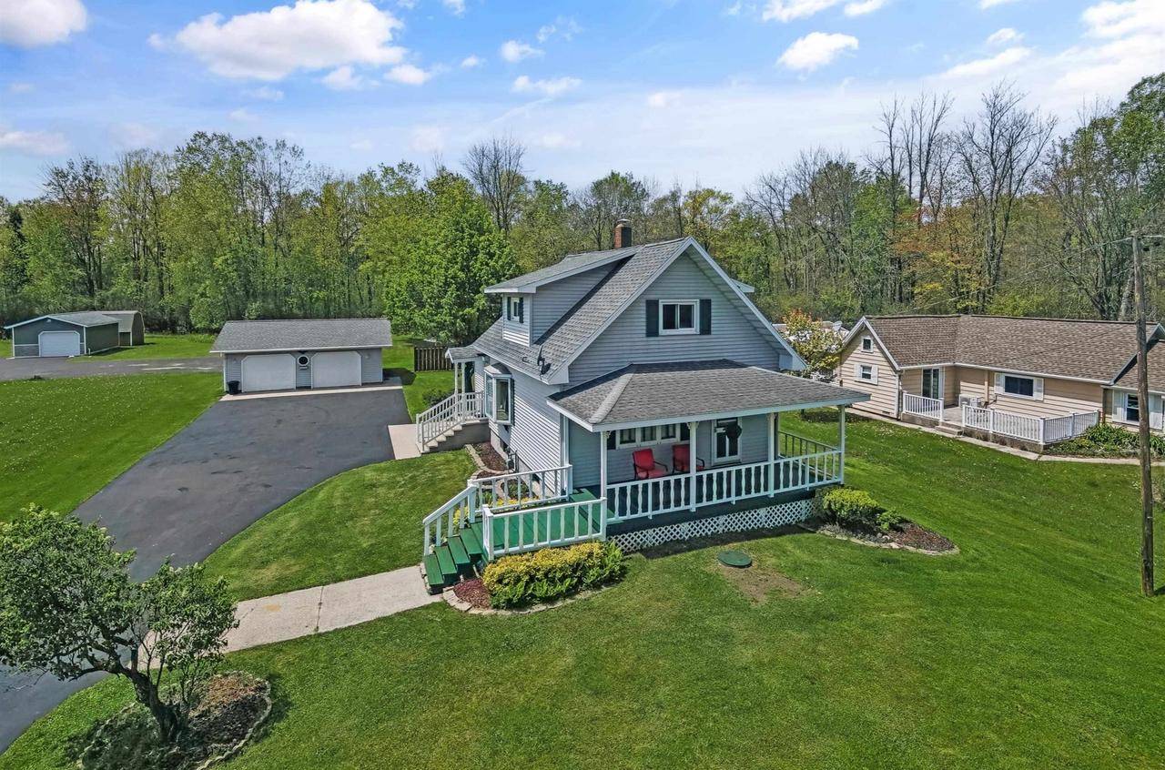 N923 HWY M-35, Menomonie, MI 49858