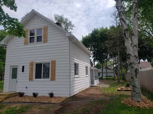 114 N ERIE STREET, De Pere, WI 54115