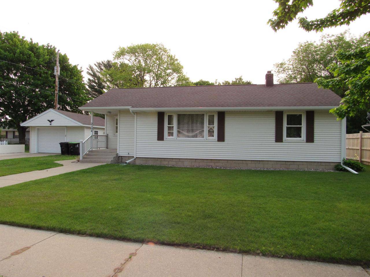 2104 15TH STREET, Menominee, MI 49858