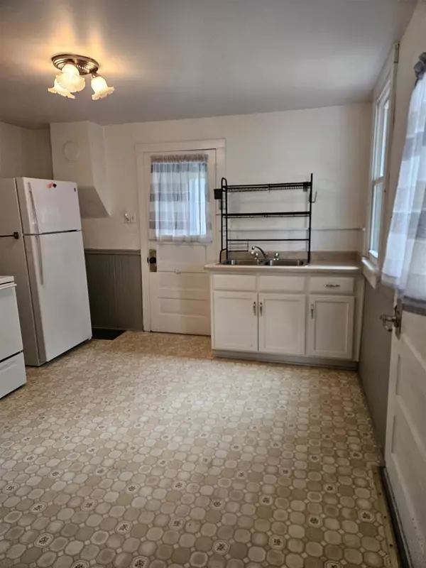 Menasha, WI 54952,7 HIGH STREET