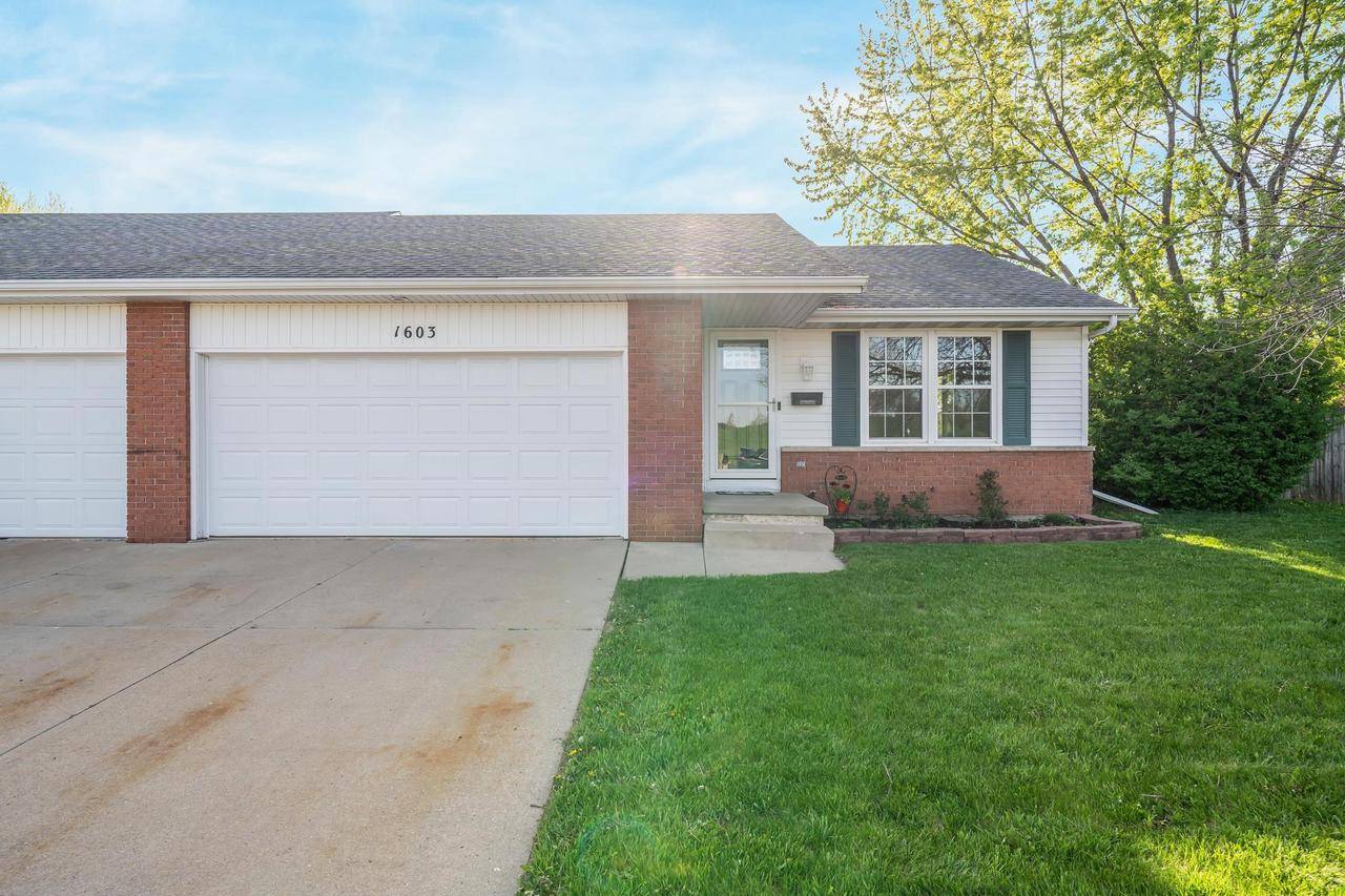 1603 MAPLEWOOD DRIVE, Little Chute, WI 54140